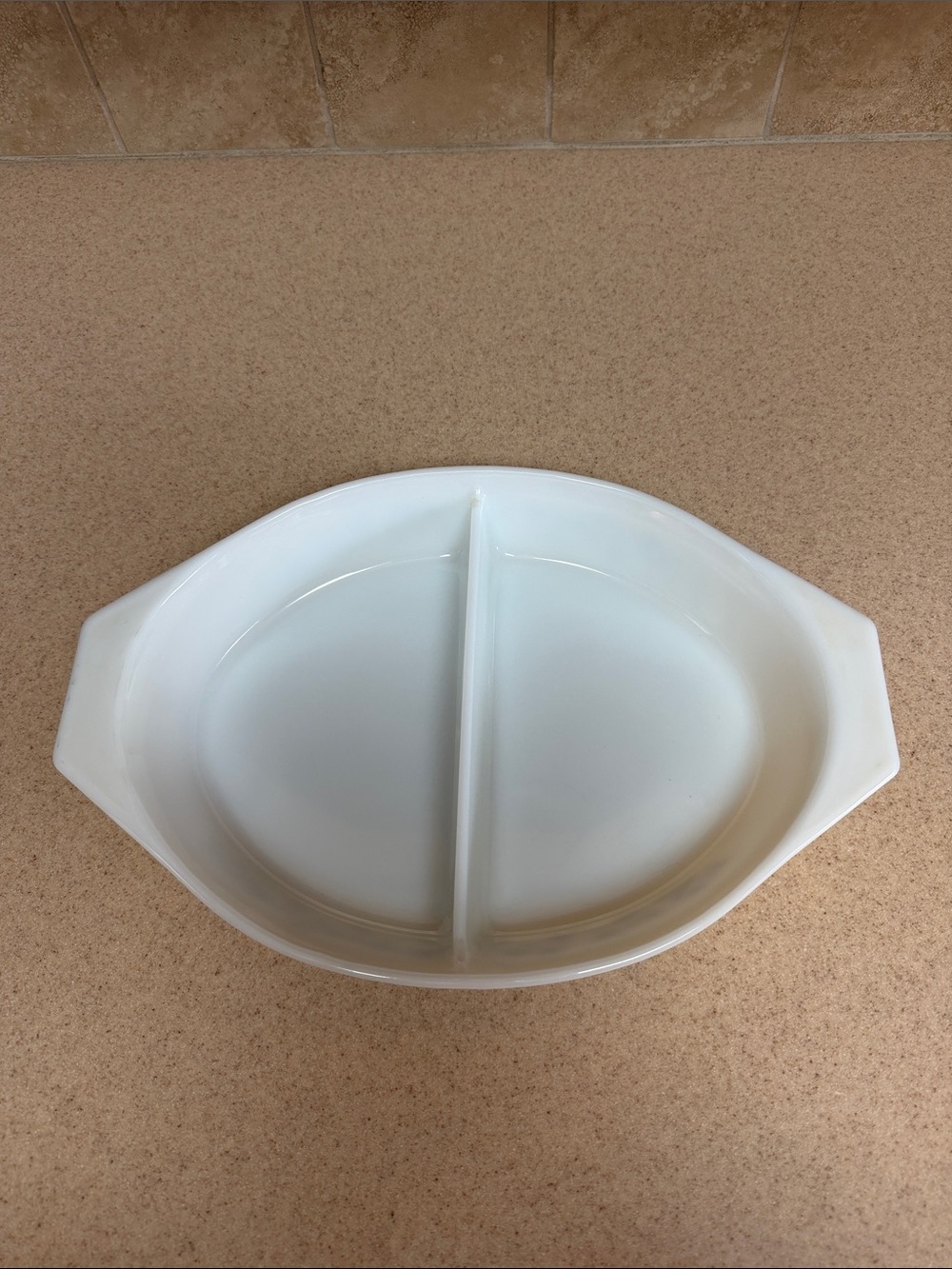 Pyrex Golden Acorn Divided Serving Dish 1.5 Quart - Picture 8 of 12